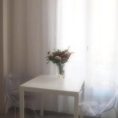 Appartamento Modern Flat In By Guestready Parigi