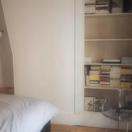 Appartamento Modern Flat In By Guestready